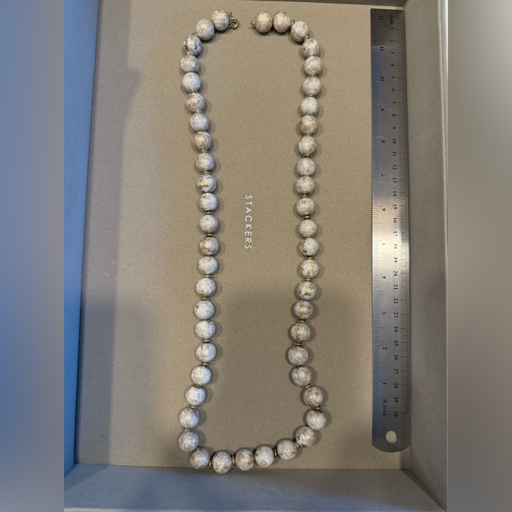 Elegant White and Gold Beaded Necklace